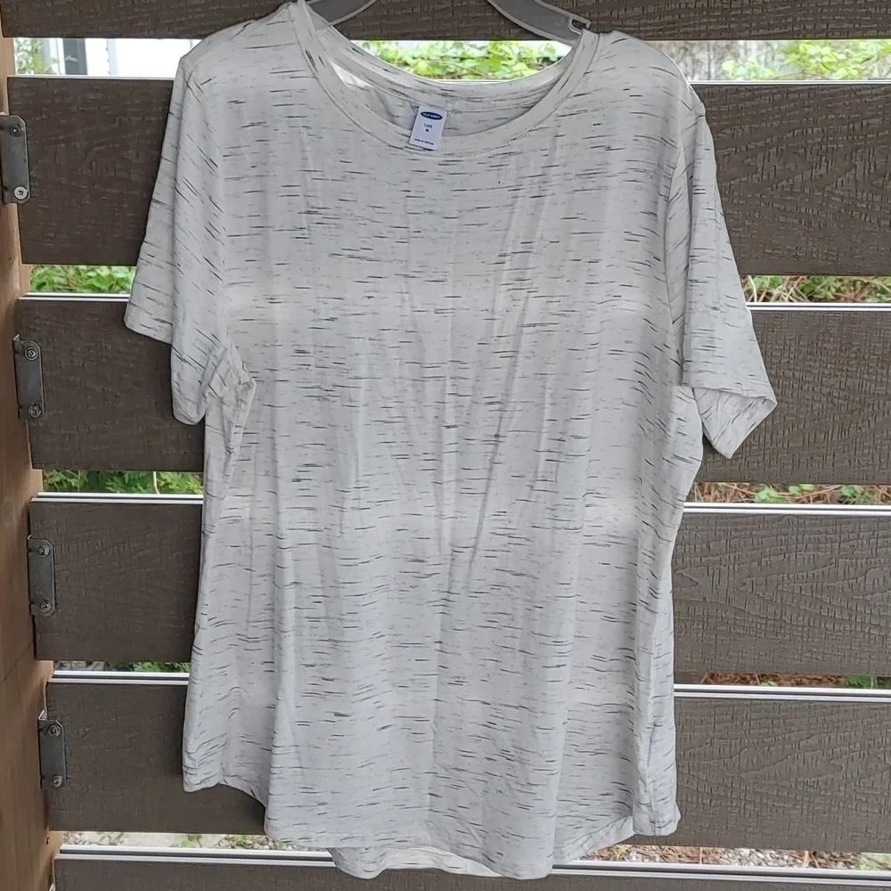 Set‎ of 2 Old Navy tee-shirt Size Medium - Picture 2 of 10